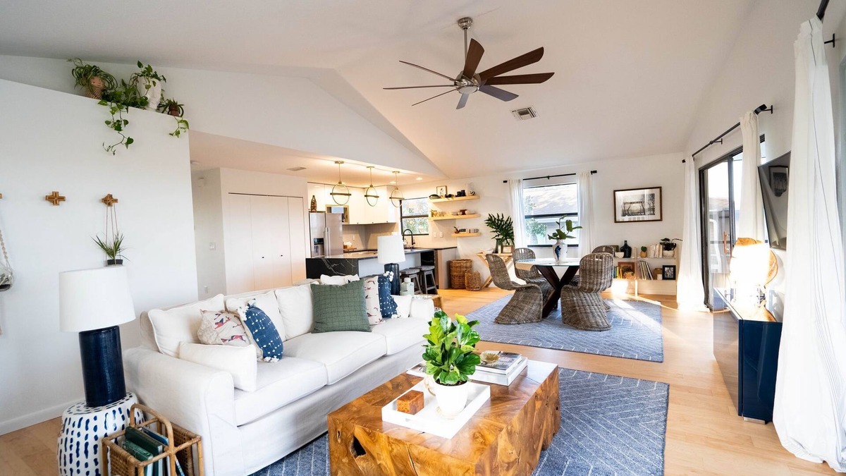 Spring Hill House | MarshaMellow A modern gulf coast Home! Fire pit, paddle boards, gas grill.