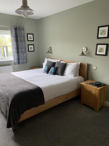 Hereford House | Marshpools Bed & Breakfast - Licensed near Weobley village