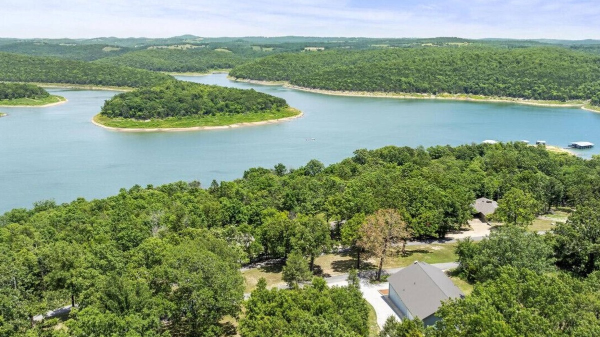 Isabella House | Martha`s Lakeview Ranch