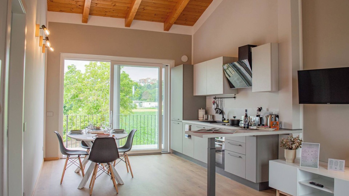 Roreto Apartment | [martinèt] Raffinatezza e Panorama con Terrazza 30m Vista Langhe