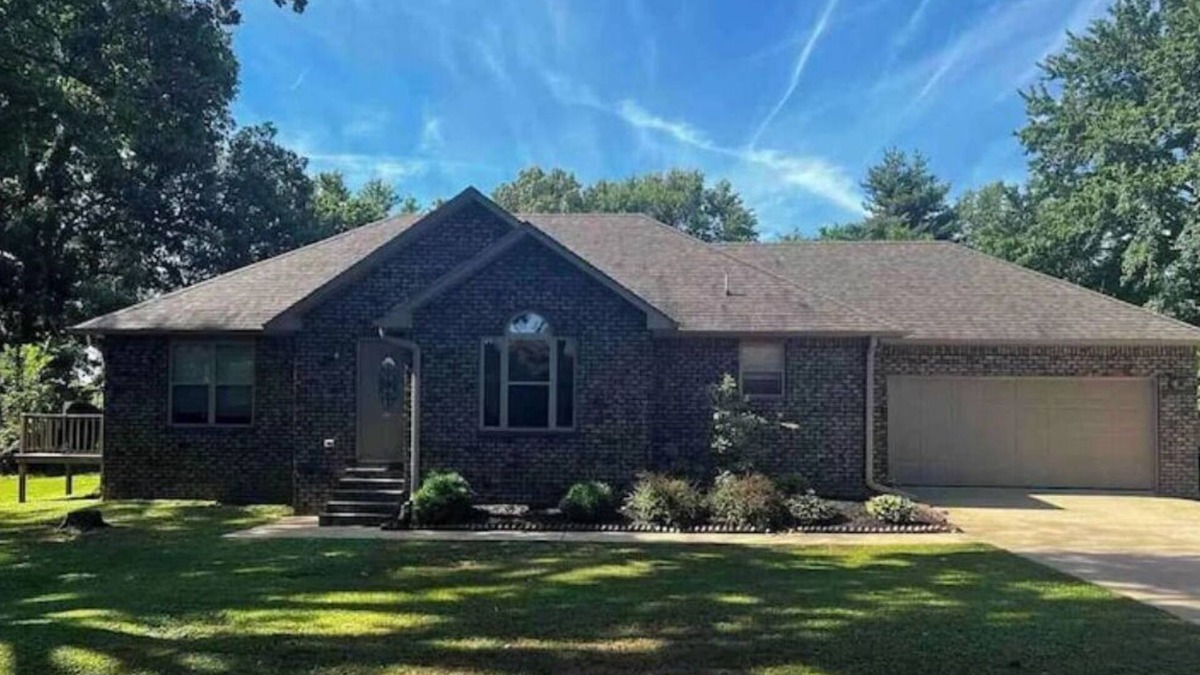 Martin House | π Martin TN 3 Bedroom Home Close to UTM