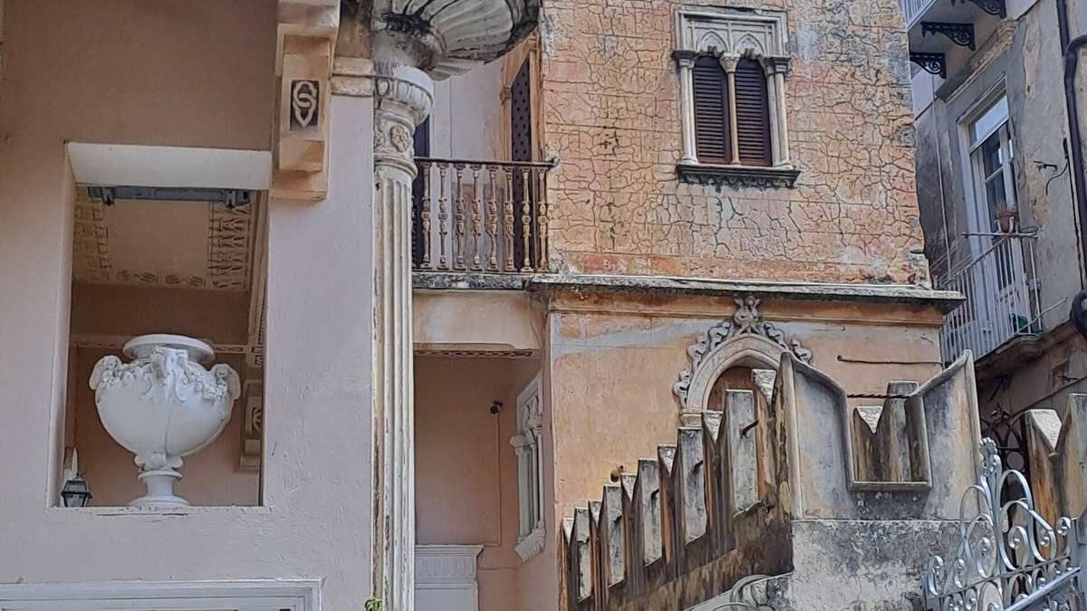 Tropea Apartment | Martina, centre, 5 min. walk beach, 10 min walk trainstation in palazzo 1721
