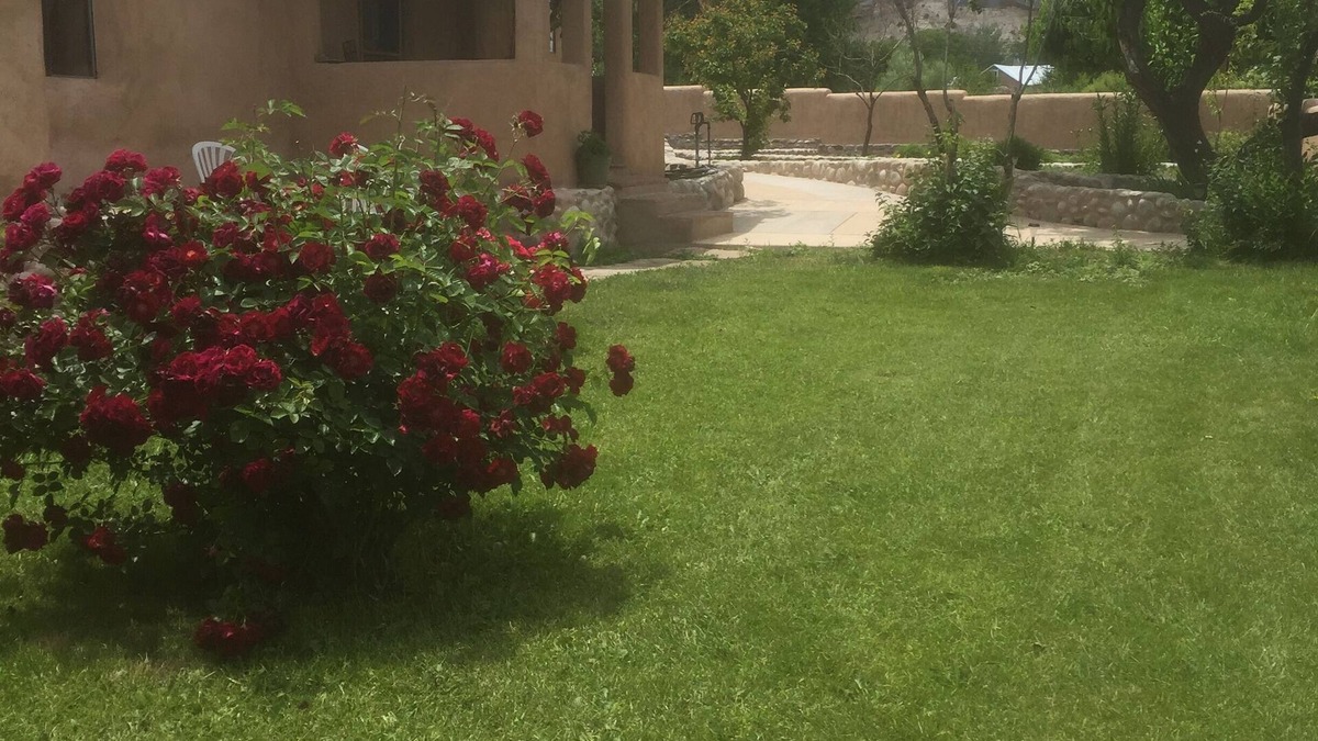 Abiquiu House | Martinez Casita - Adobe on the Plaza