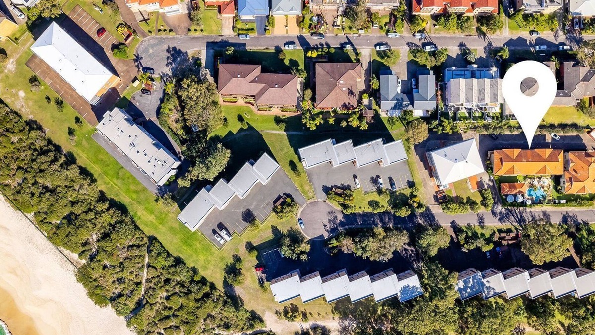 Nelson Bay Apartment | Martys, 7/2 Intrepid Cl - pool , air con , Wi-Fi and linen