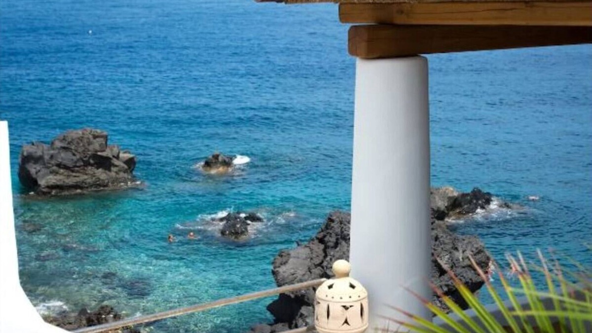 Piscita Villa | Marvel at sea & volcano views frm a chic Stromboli retreat steps from the beach.