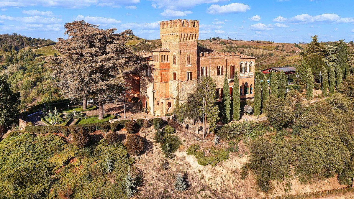 Mornico Losana Other | Marvellous castle with pool overlooking the vineyards! - Castello Mornico 20 PAX