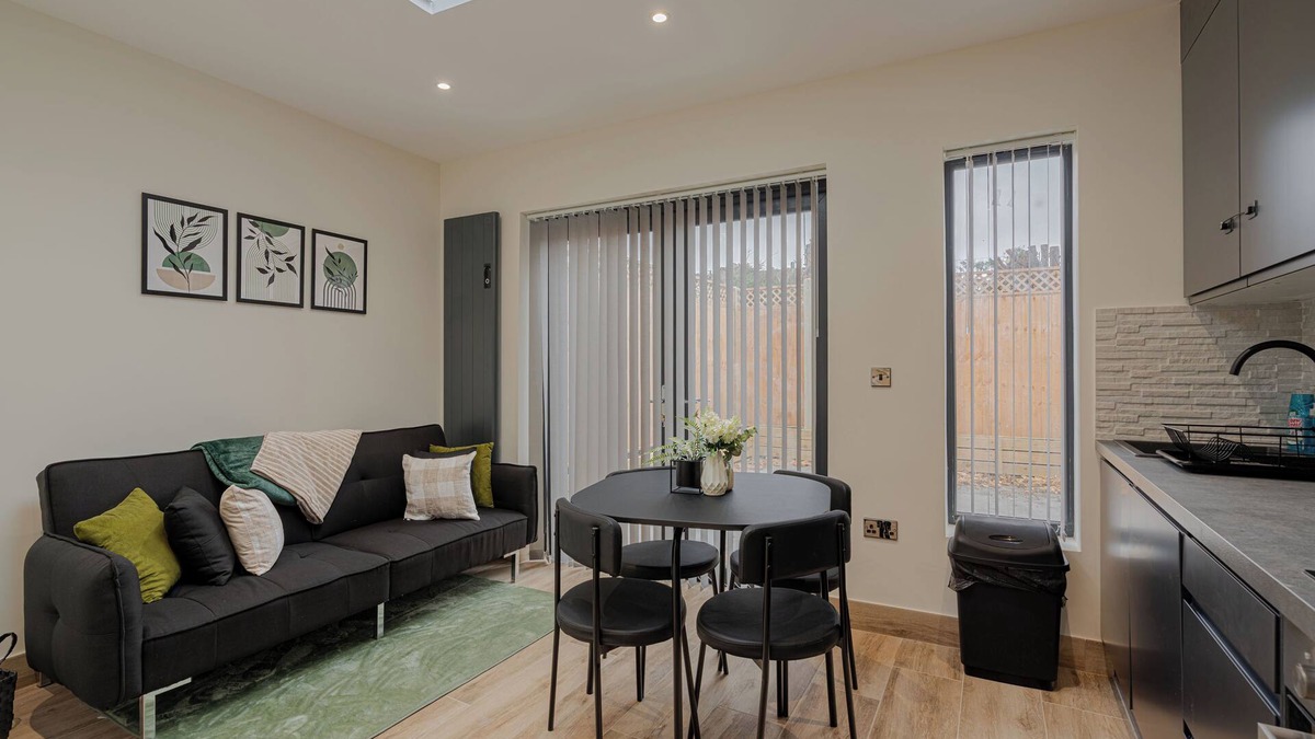 Enfield Highway Condo | Marvelous condo in Enfield, Free WiFi, Free Parking