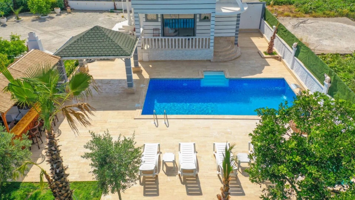 Lara Villa | Marvelous Conservative Villa in Muratpasa