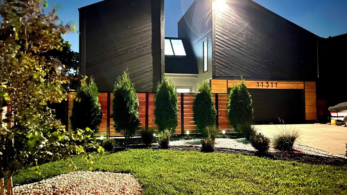 West Omaha House | Marvelous Modern Spacious 4-bedroom house near interstate and Top Golf.