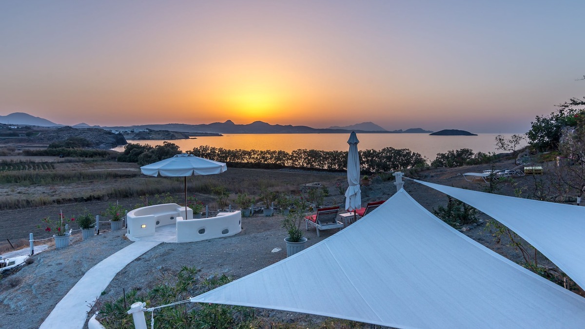 Milos House | Marvelous sunset sea view from the garden, minutes from stunning sandy beaches