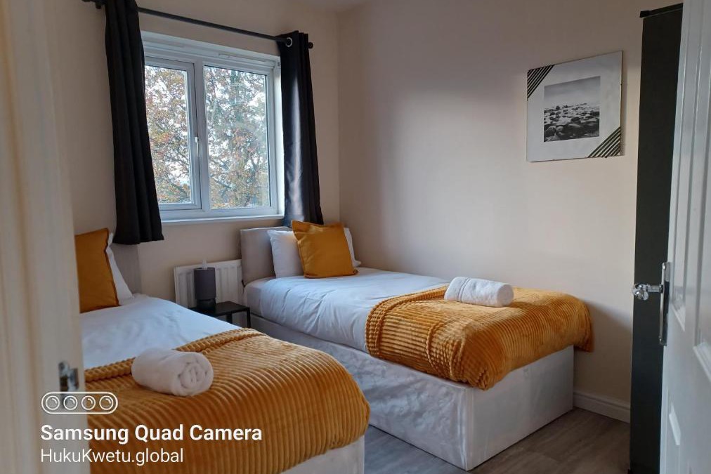 Newark upon Trent House | Marvyn-Five House-Huku Kwetu-3 Bedroom-Fully furnished-Quiet