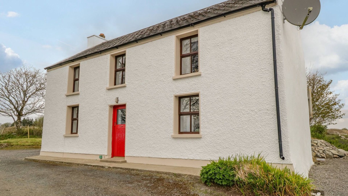 Naran Cottage | MARY KATE'S COTTAGE, pet friendly in Narin, County Donegal