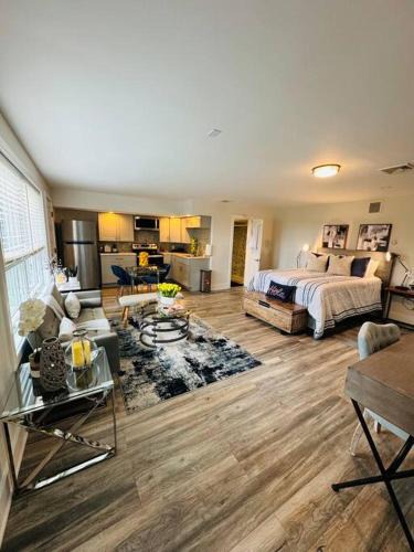 Danbury Apartment | MarYan Spacious Studio Apartment with full kitchen and free wifi