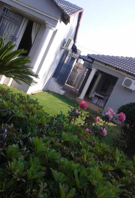 Moses Kotane Bed & Breakfast | Marys BnB