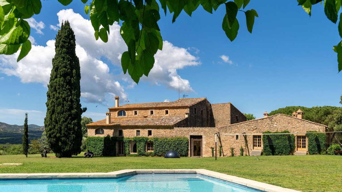 Santa Cristina de Aro Villa | Mas Bou - Where Art Meets Authenticity