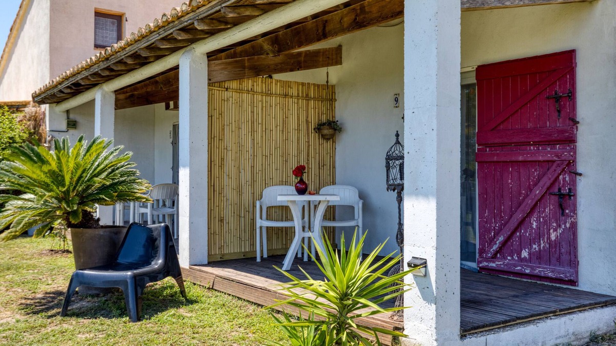 Saintes-Maries-de-la-Mer House | 'Mas des Cypres - Mazet 9' with Private Terrace, Shared Garden and Wi-Fi