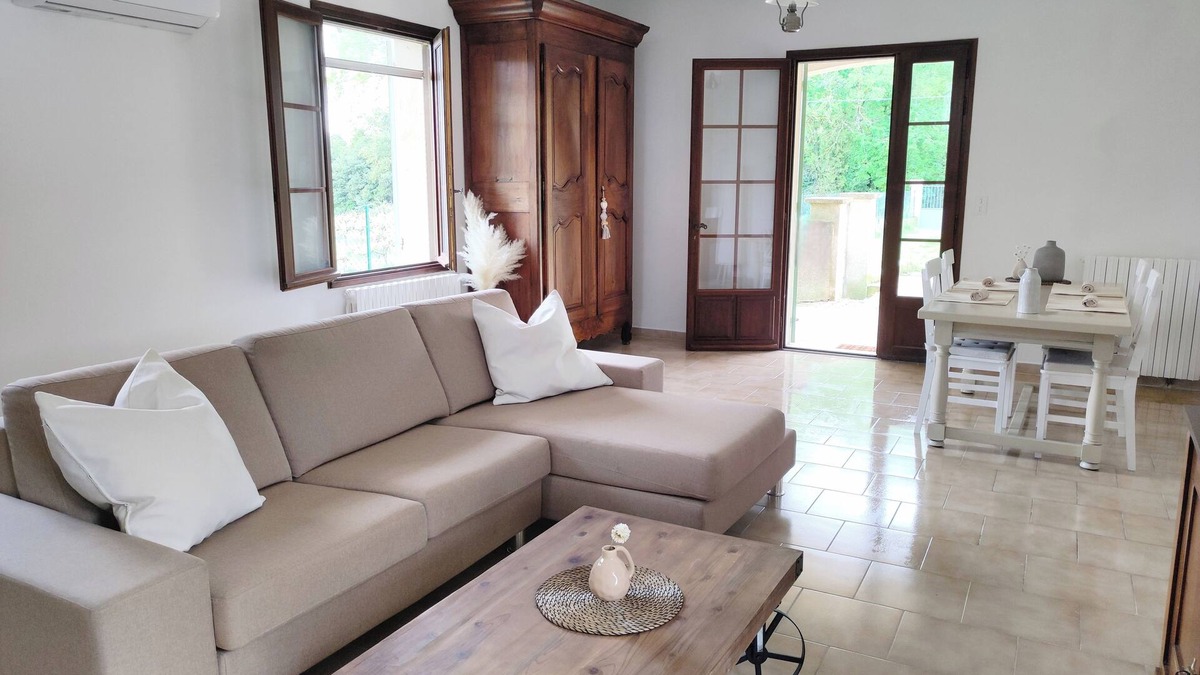Blauzac House | Mas des Alhugens