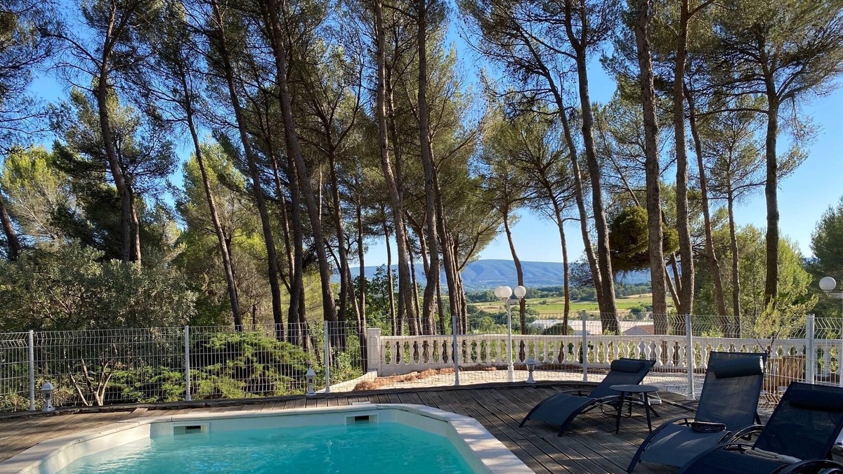 Gargas Villa | Mas in the ROUSSILLON pine forest with view, heated swimming pool