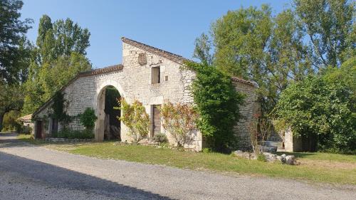 Montcuq-en-Quercy-Blanc House | Mas Labrugade
