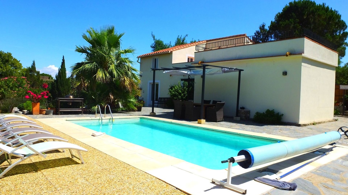 Ceret House | Mas Sifon Villa with Mountains View, Big Garden and Heated Saltwater Pool