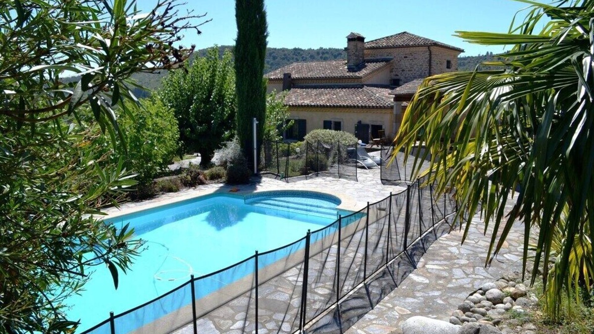 Les Vans Villa | Mas with swimming pool in the village of Les Vans in Southern Ardèche