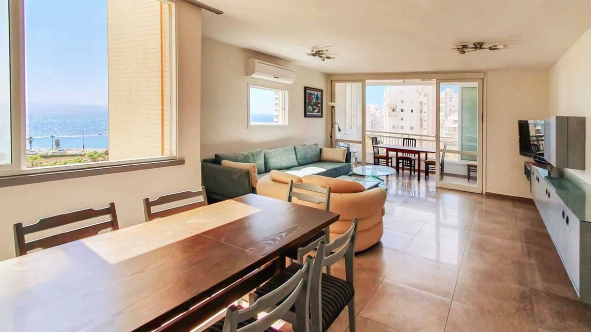 Bat Yam Apartment | Masaryk Musk - Three Bedroom Apartment, Sleeps 6