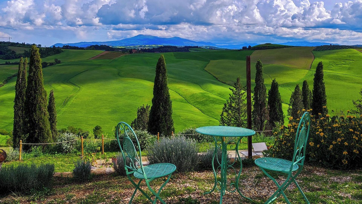 Bollano House | Mascagni farmhouse among the olive trees and the Tuscan hills in the Val d'Orcia