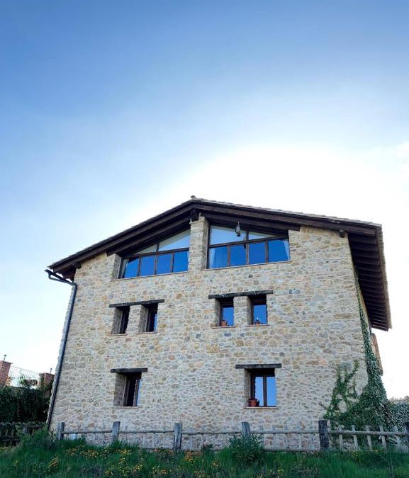 Monroyo House | Masia de la Serra de la Cogulla