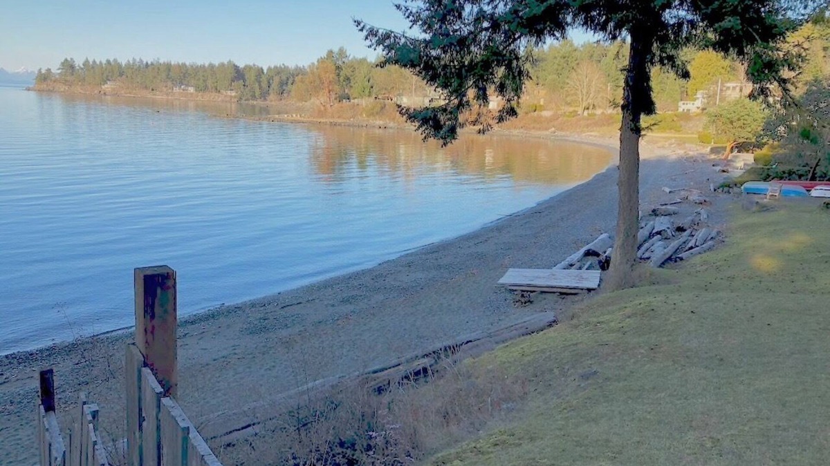 Beachcomber Bed & Breakfast | Massage studio & SPA services, private room retreat and rest