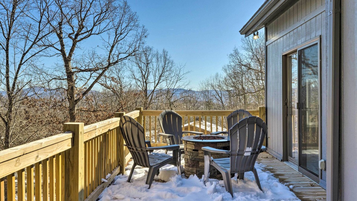 Massanutten House | Massanutten Resort Home w/Deck + Mountain Views!