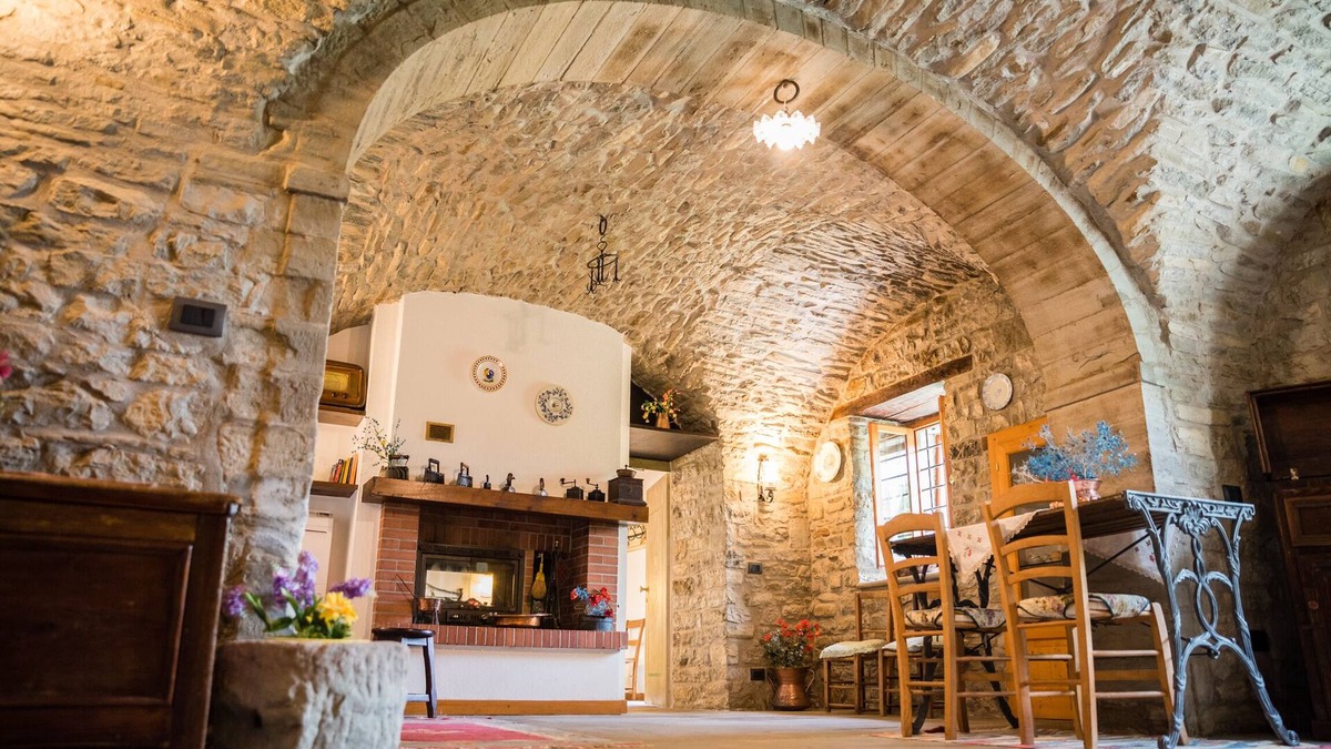 Agnone Bed & Breakfast | Masseria Acquasalsa Agnone Masseria in pietra Appartamento Taverna