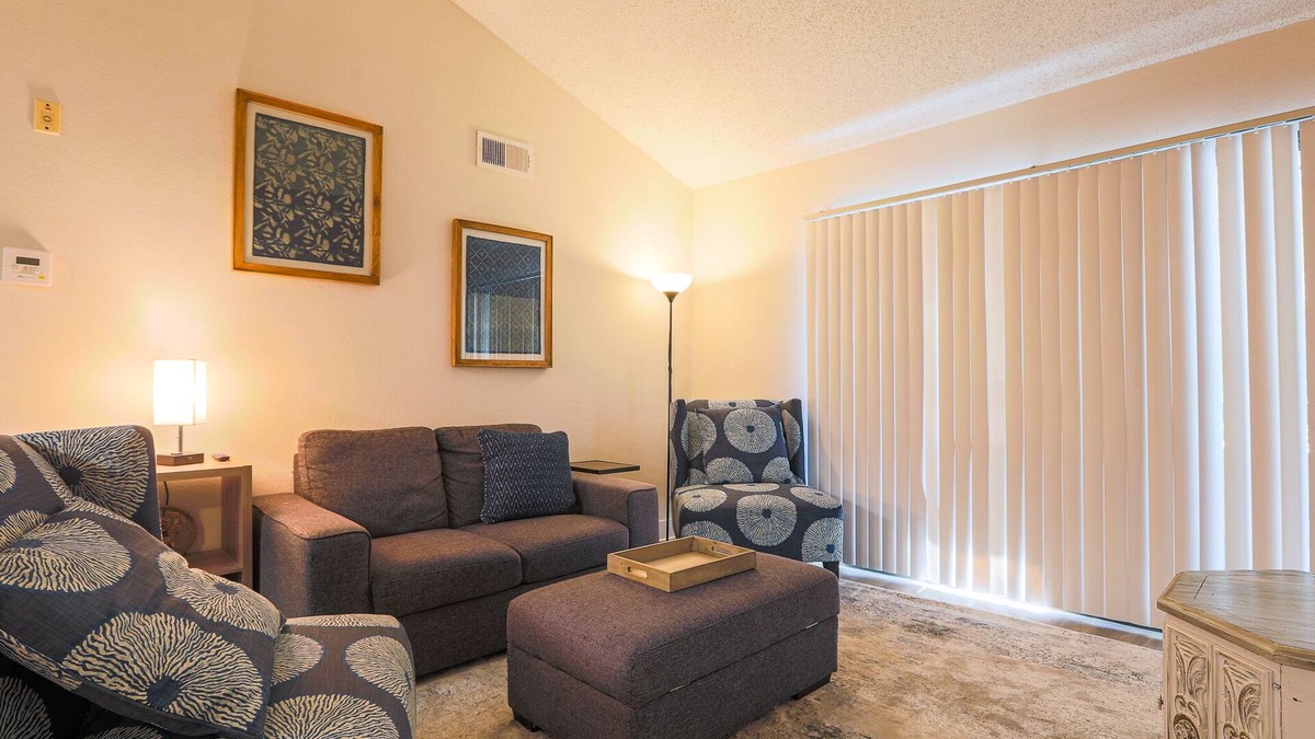 Ivey Ranch - Rancho Del Oro Apartment | Massive 2 Bedroom Oceanside Apartment+GYM+Pool+Spa+King bed+2 Queen beds