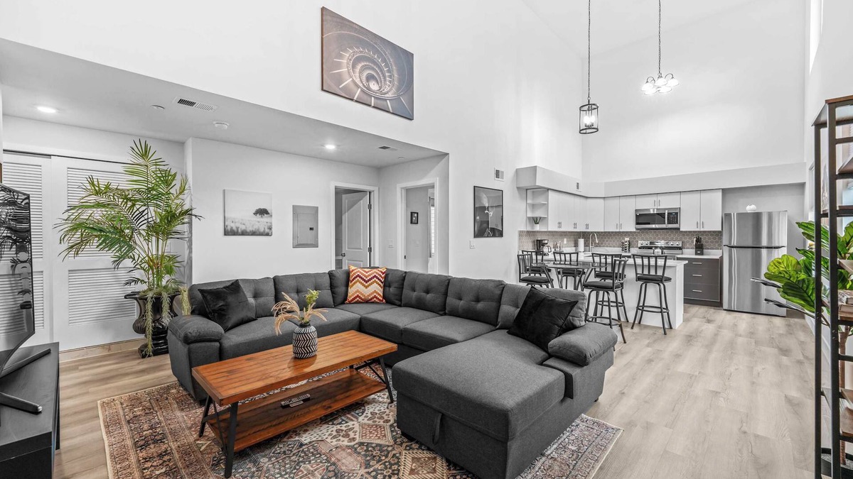Center City Apartment | Massive 2B/2Ba, 30ft Ceilings, Paid Parking Onsite