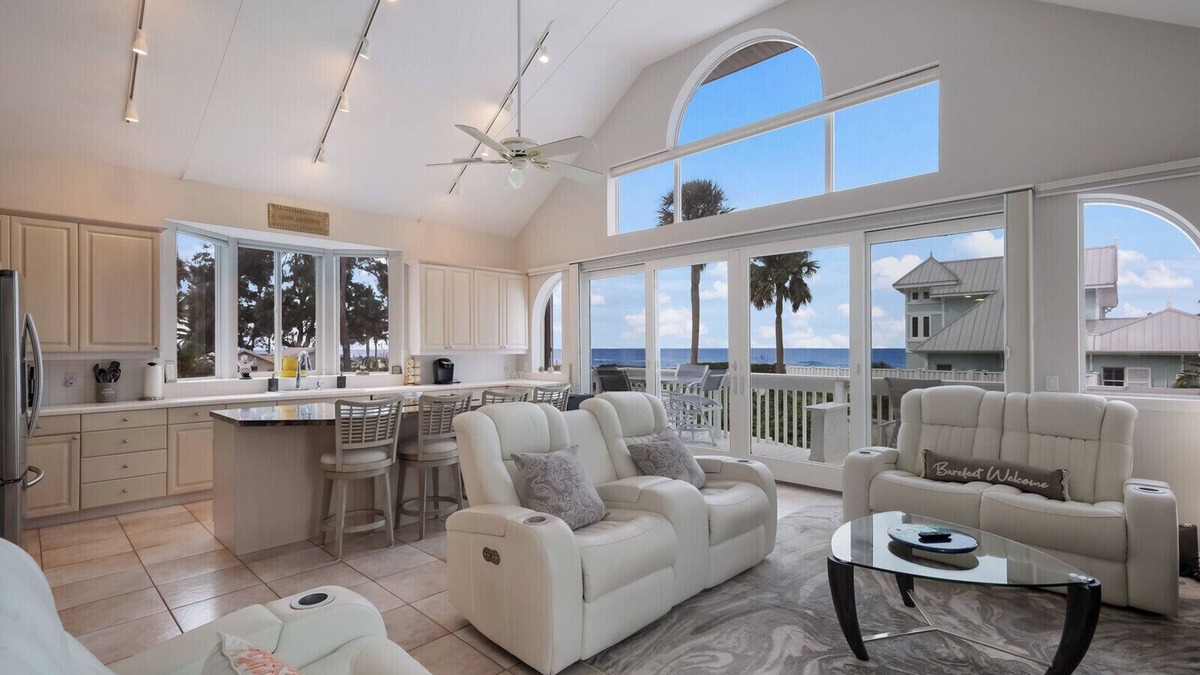 Holmes Beach House | Massive 7BR Beach Retreat | Sleeps 17 | 2 Hot Tubs + Gulf Views