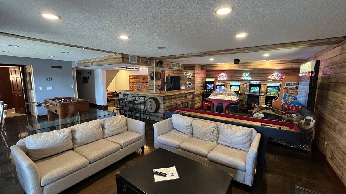 Nisswa Cabin | Massive Lakefront Cabin in Pillsbury Forest