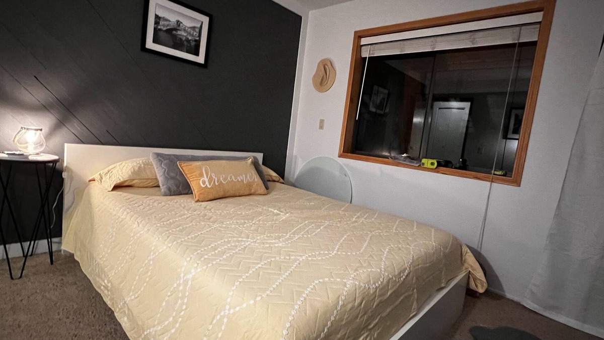 Truckee Bed & Breakfast | Master bedroom breakfast included