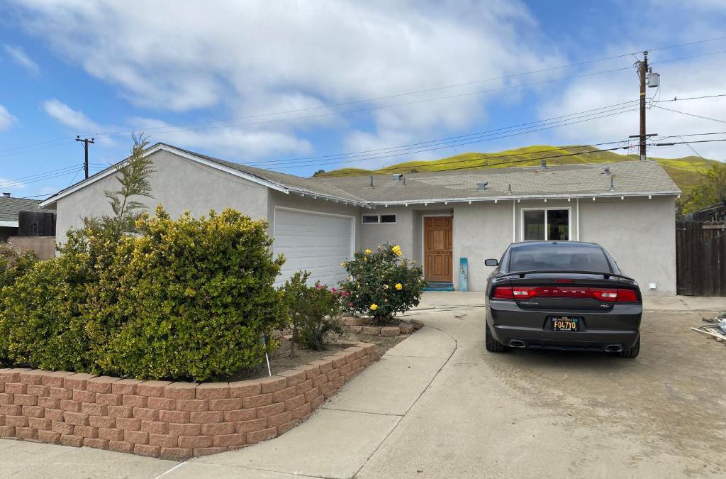 Ventura House | Master Bedroom w/ Private Bathroom (Must like dogs)