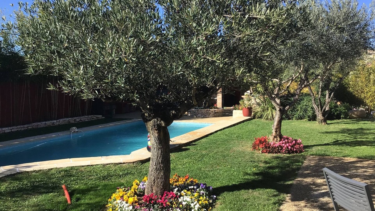 Fons Villa | Master suite with pool