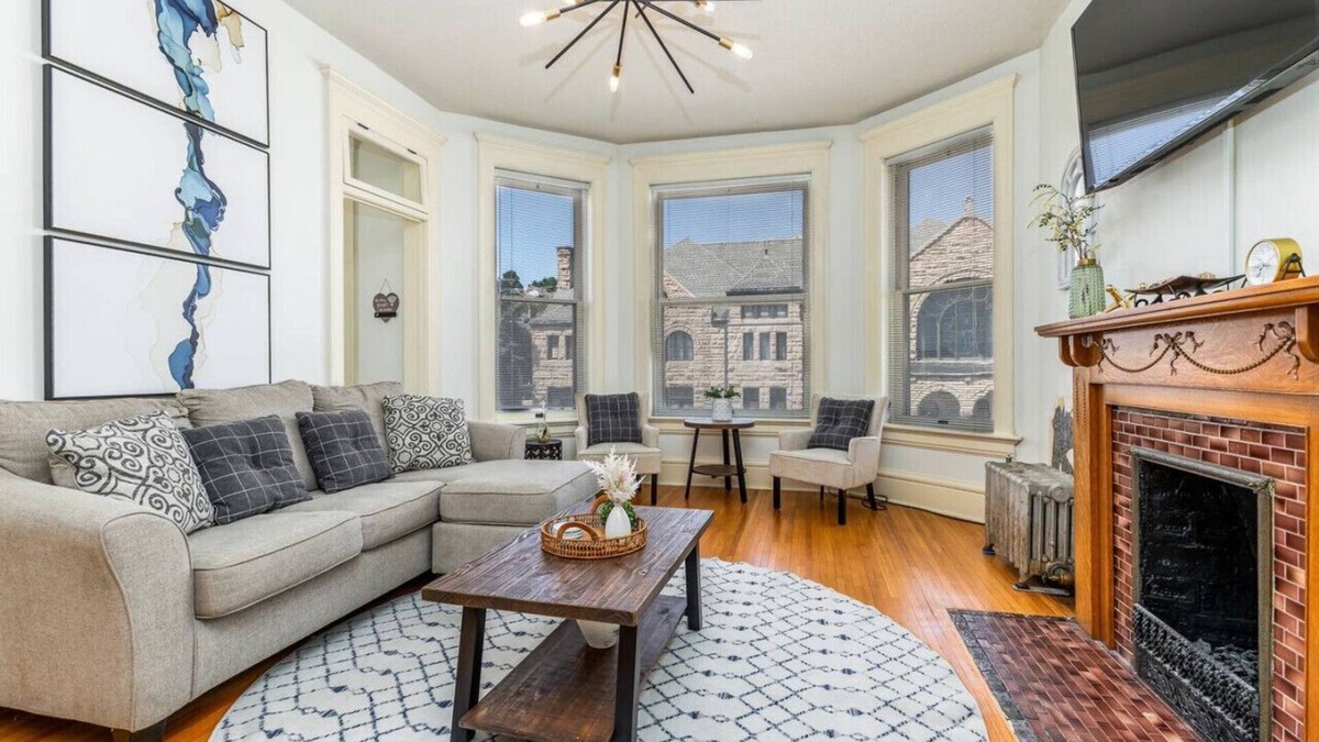 Dubuque Apartment | Masterpiece on Main #2