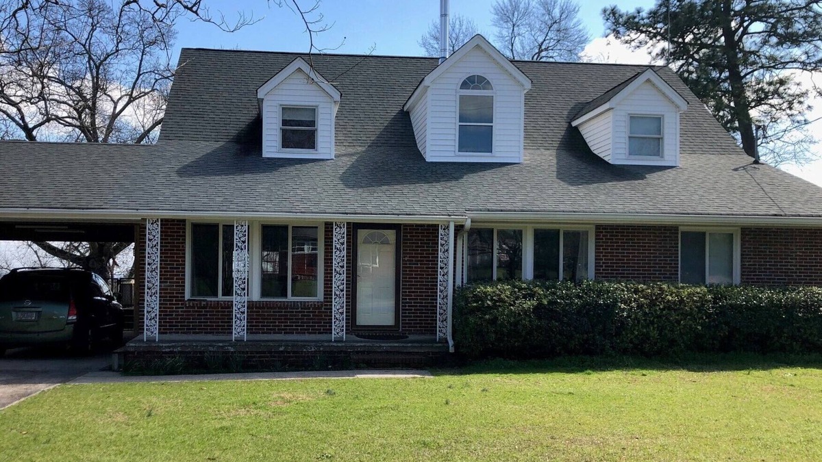 Gracewood House | Masters Home in Faith Village, Large Open Floor Plan & Kitchen, Whirpool Bathtub