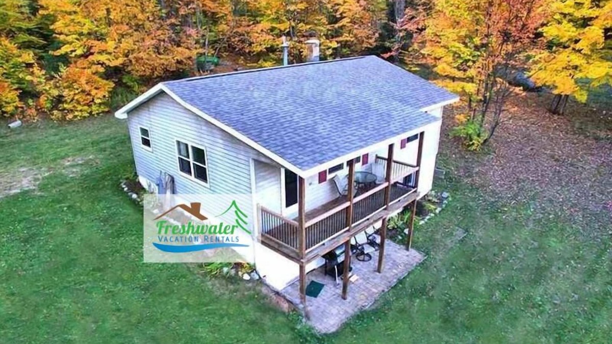 Wetmore House | Masters Retreat: Near Pictured Rocks!