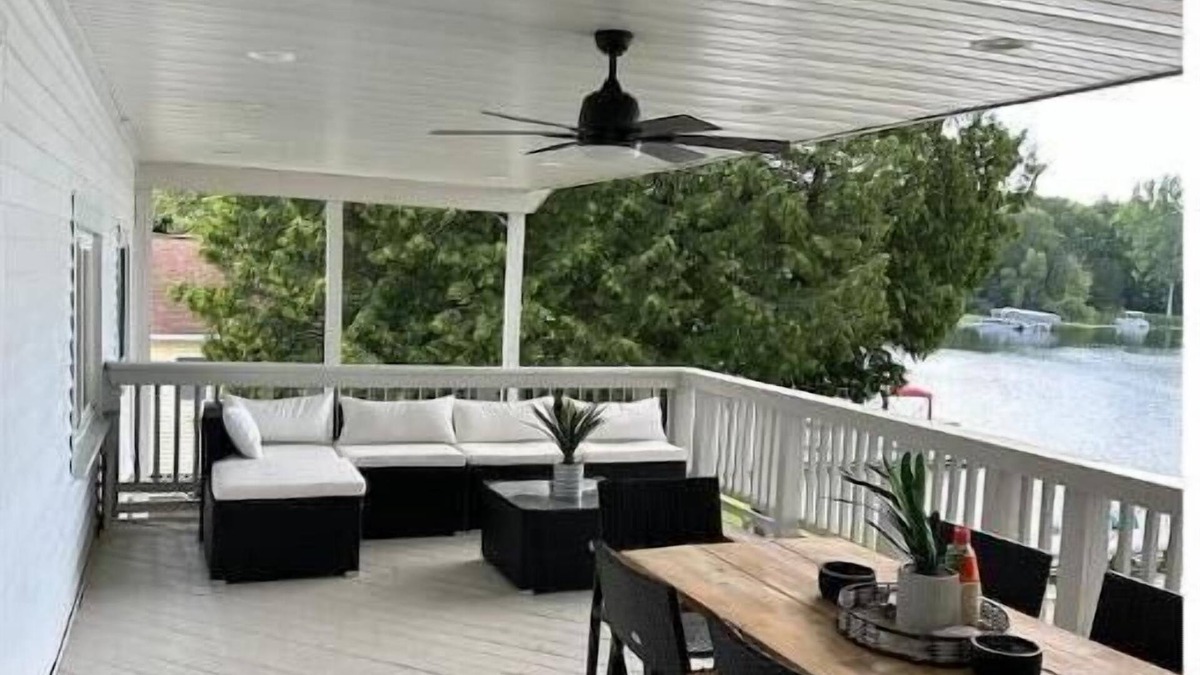 Smyrna House | Maston Lake Paradise-Sleeps 12-Lake Getaway! Sand Lake MI