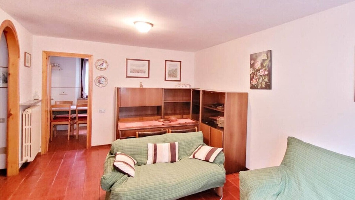Cassina Valsassina Apartment | MAT CASSINA P1 · Mountain apartment in a typical courtyard