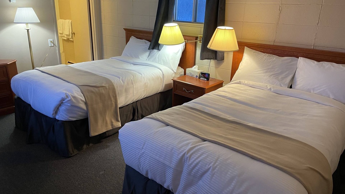 Drayton Valley Hotel | Matador Motel