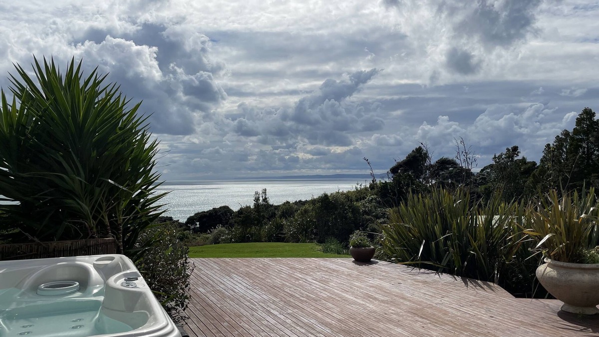 Raglan Apartment | Matangi Apartment - Apartment w/Private Spa Pool and Sea Views