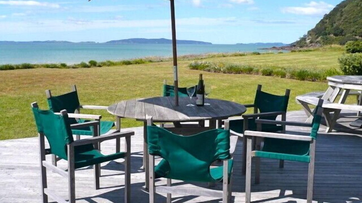 Matarangi Cottage | Matarangi Ocean Views - Matarangi Holiday Home