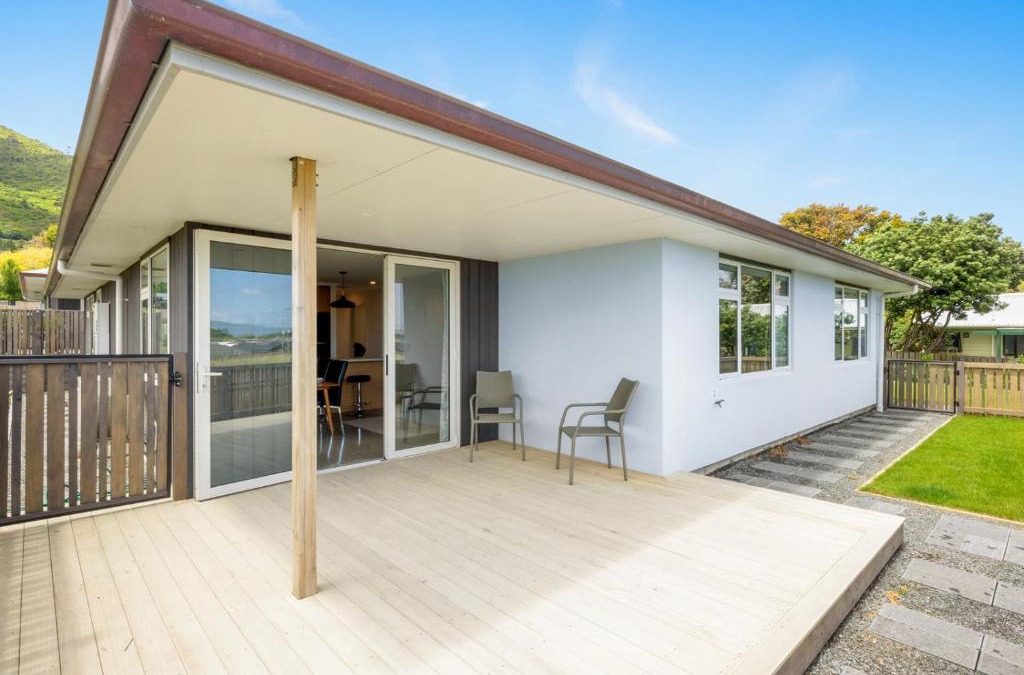 Waikanae House | Matenga Townhouse - Waikanae Holiday Home
