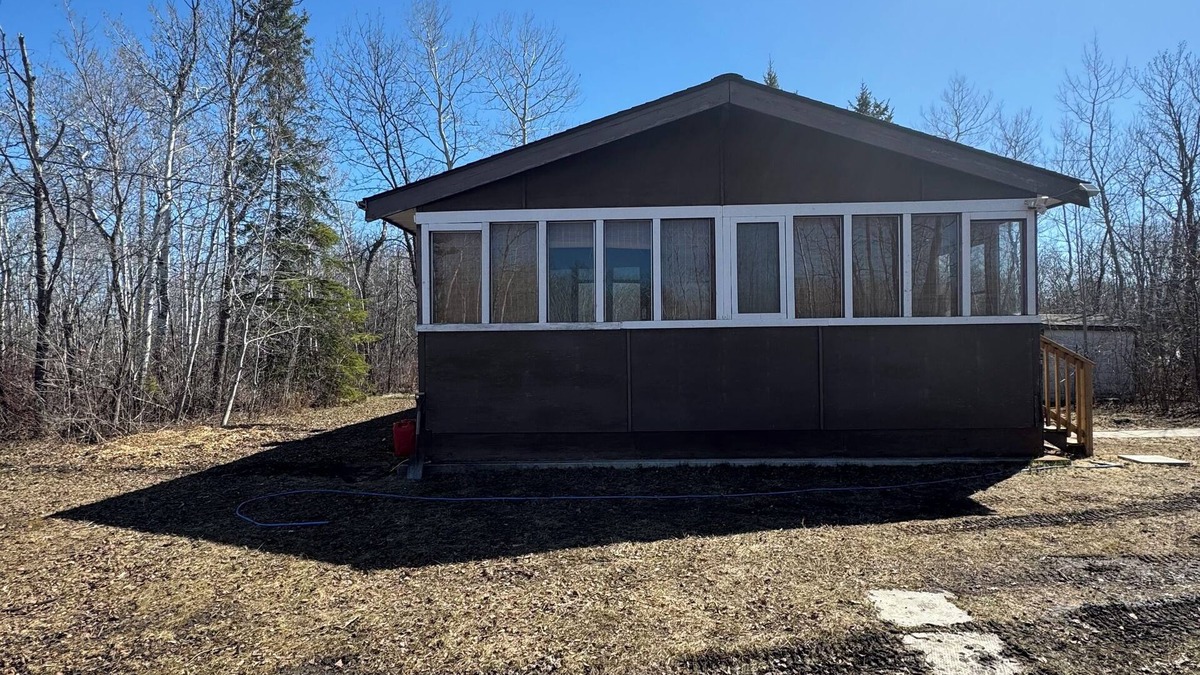 St. Andrews Cabin | Matlock Cabin- Lake Winnipeg Retreat