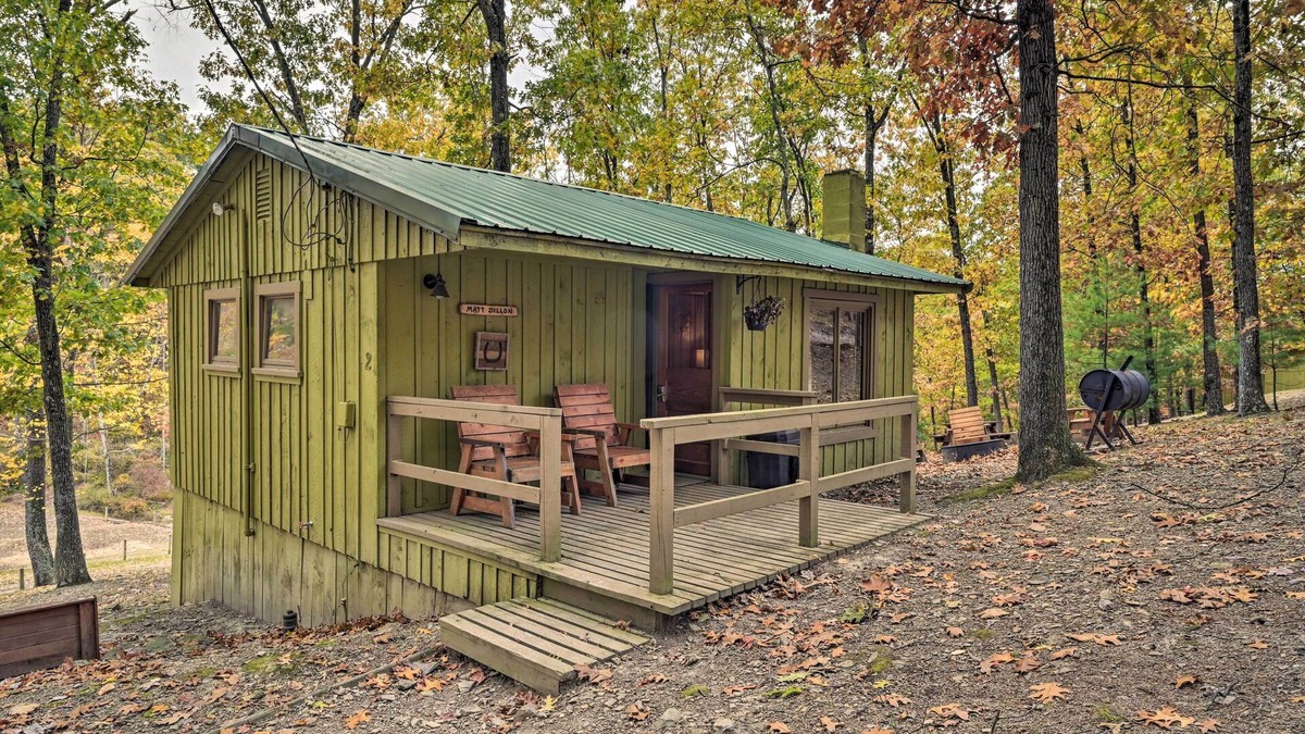 Huntingdon Cabin | 'Matt Dillon' Cabin ~ 1 Mile to Raystown Lake!