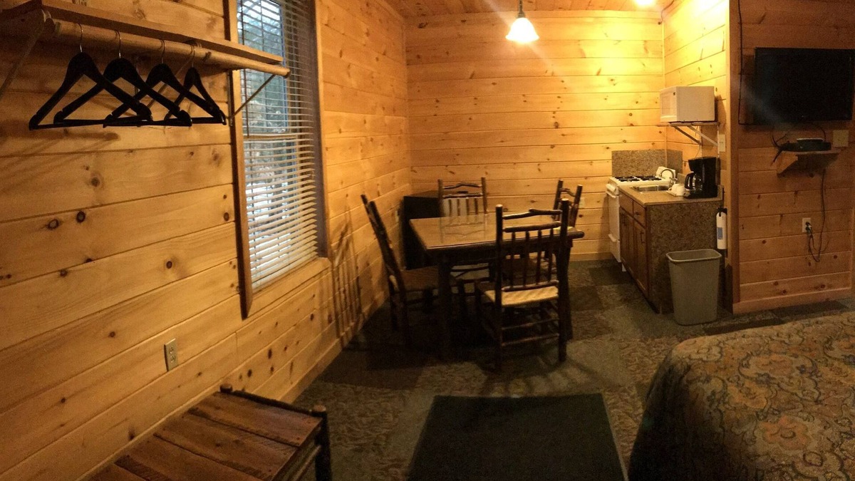 Woodgate Cabin | Matteson’s Rental Cabins